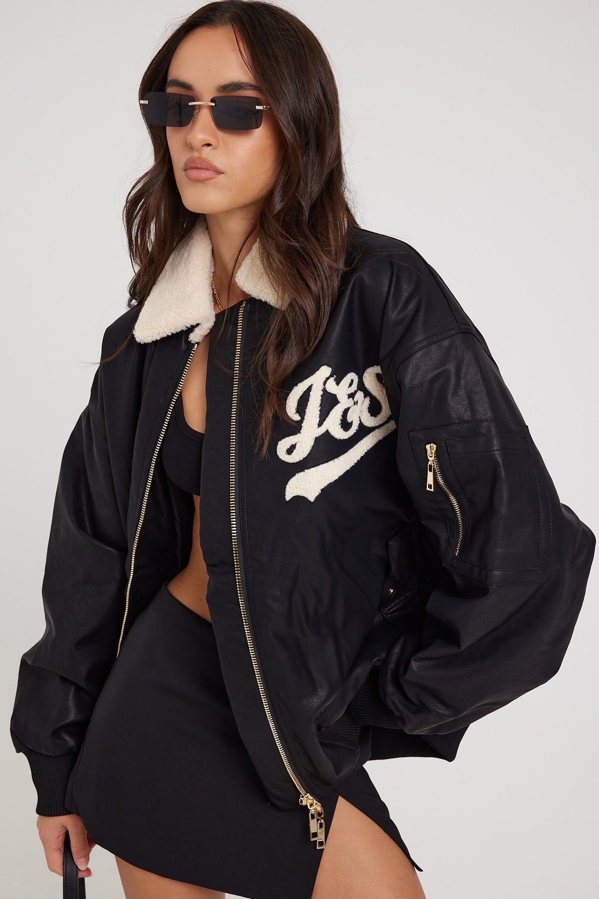 Jgr & Stn Curveball Bomber Black