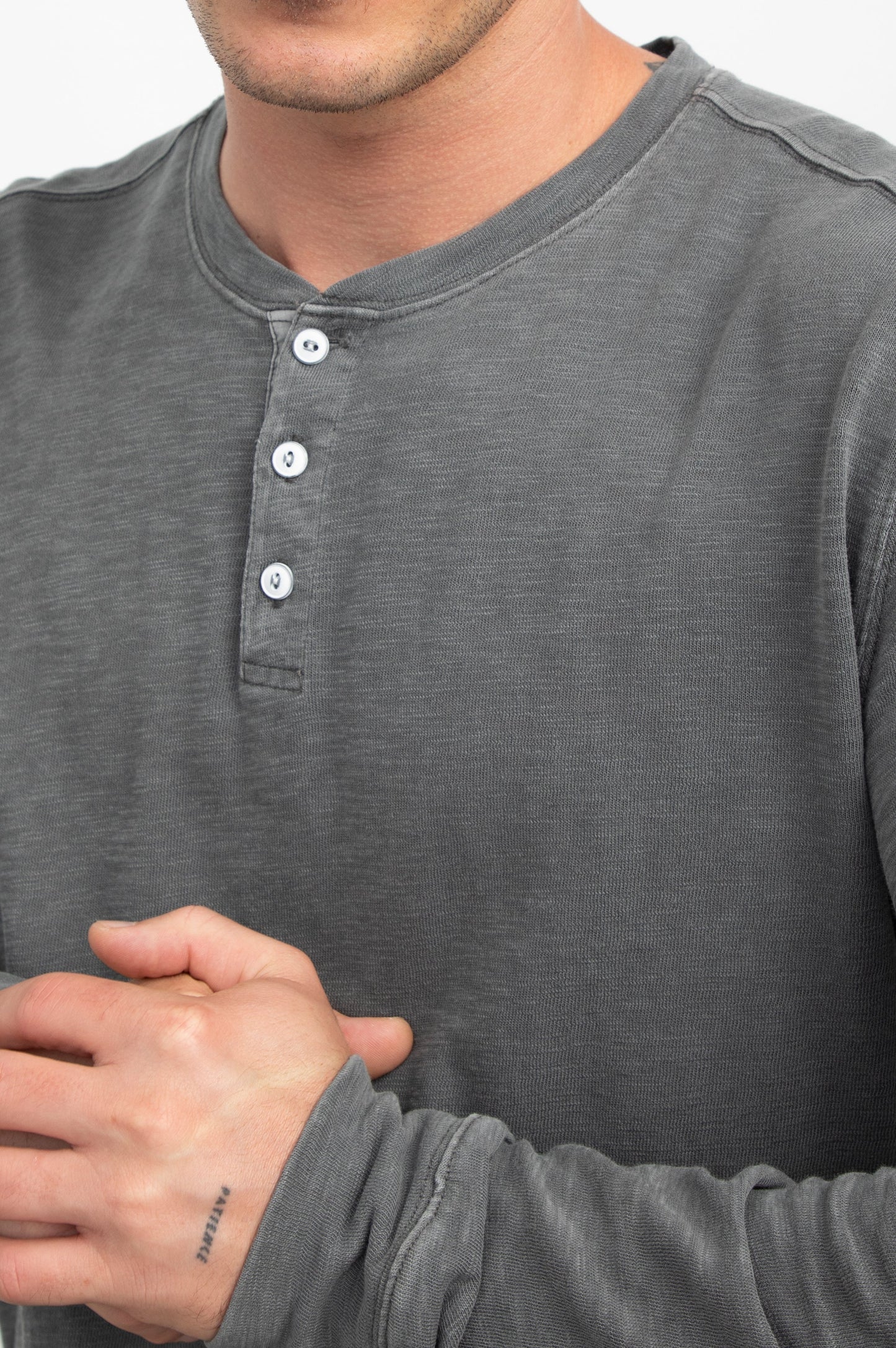 SKHI HENLEY - WASHED BLACK