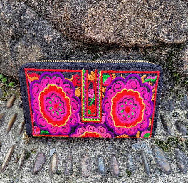 Ethnic Style Embroidered Wallet