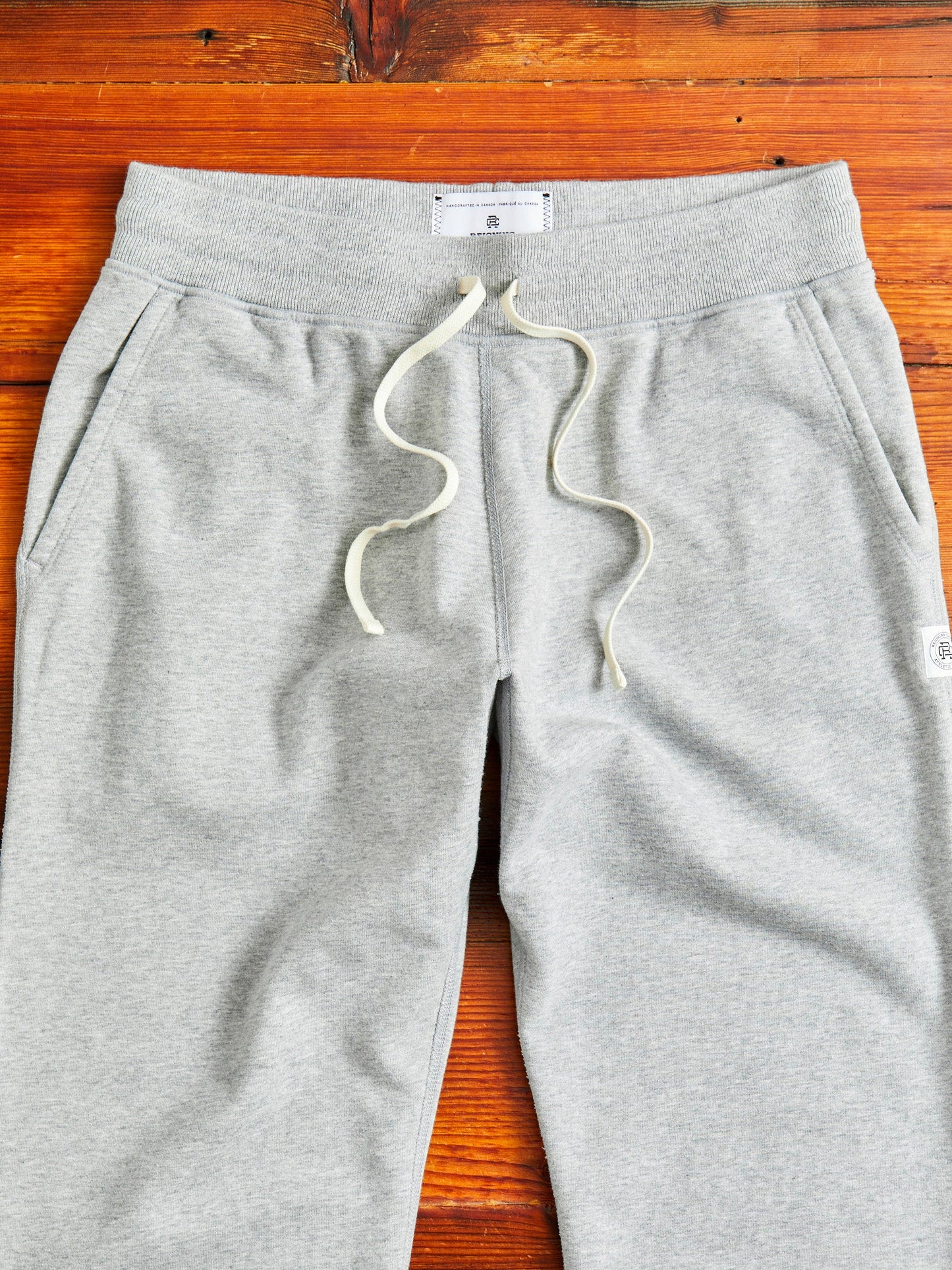 Midweight Terry Cuffed Sweatpant in Heather Grey