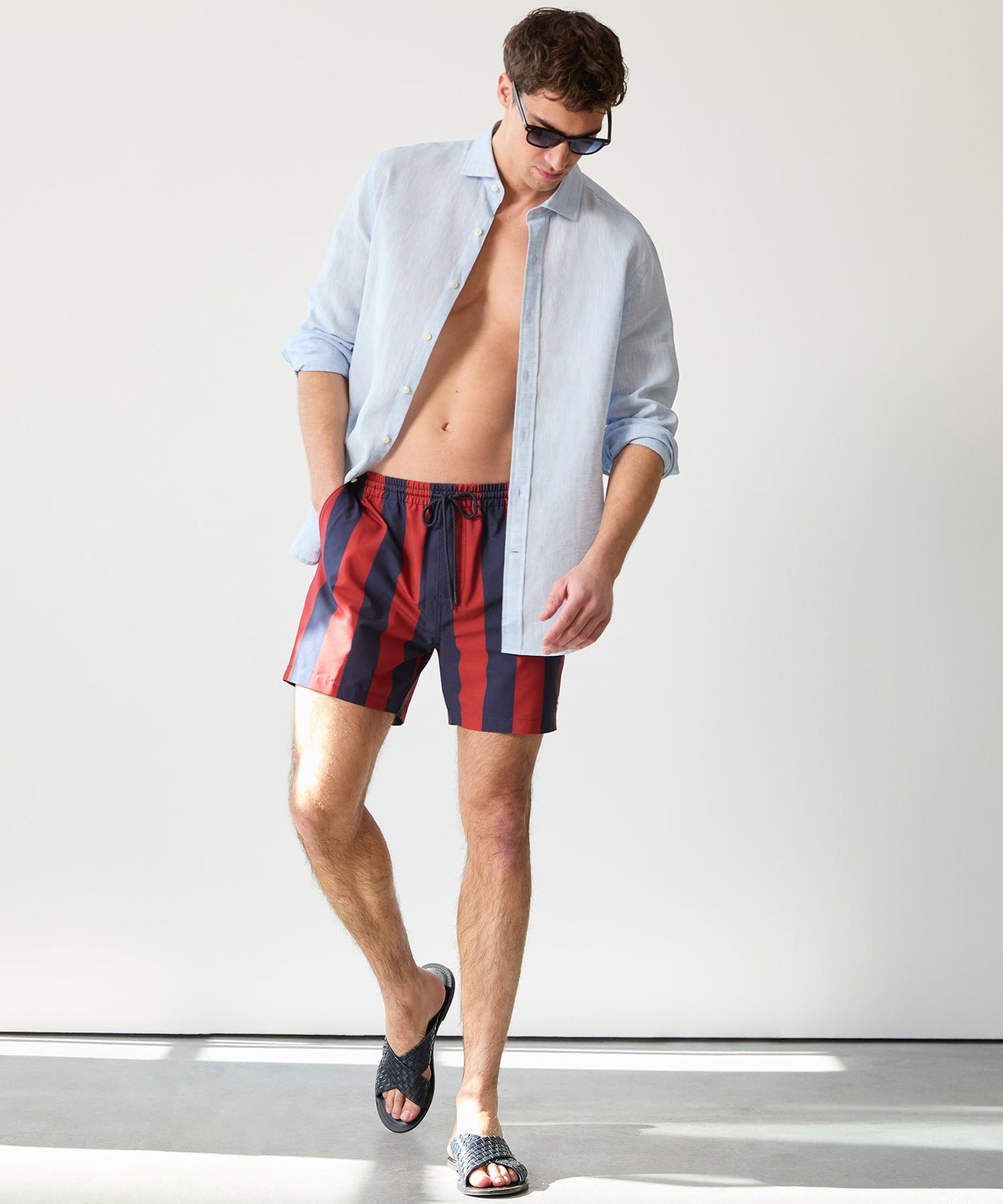 5" MONTAUK SWIM SHORT IN RED NAVY STRIPE