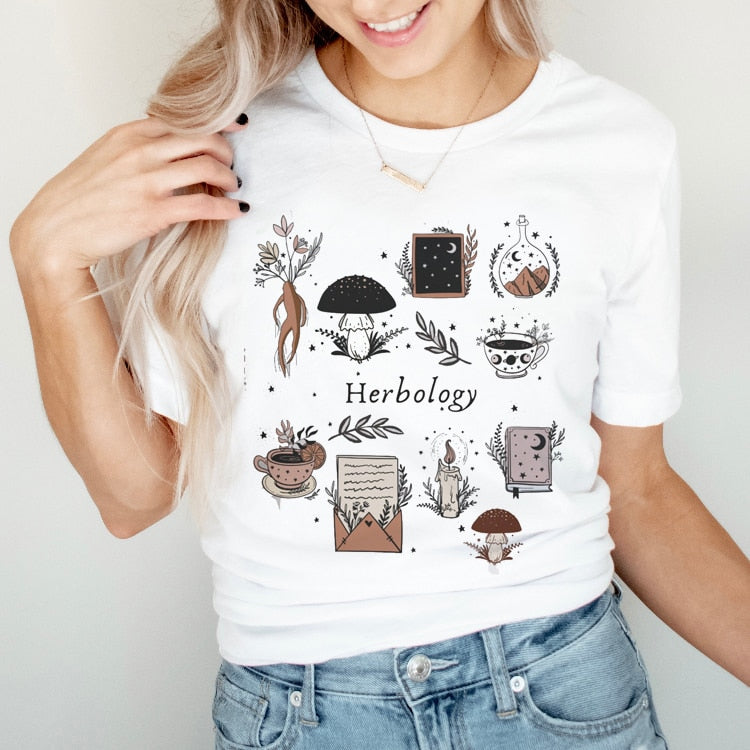 Summer Witch Magic Trend Cartoon Graphic T-Shirt - size Small