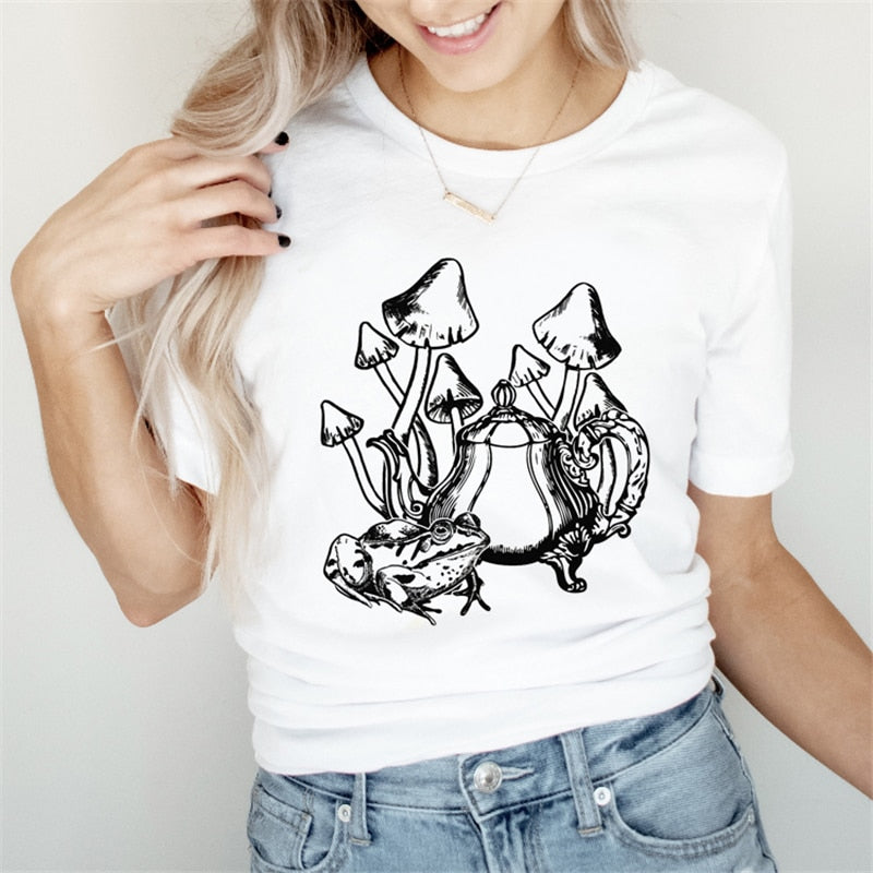 Summer Witch Magic Trend Cartoon Graphic T-Shirt - size Small