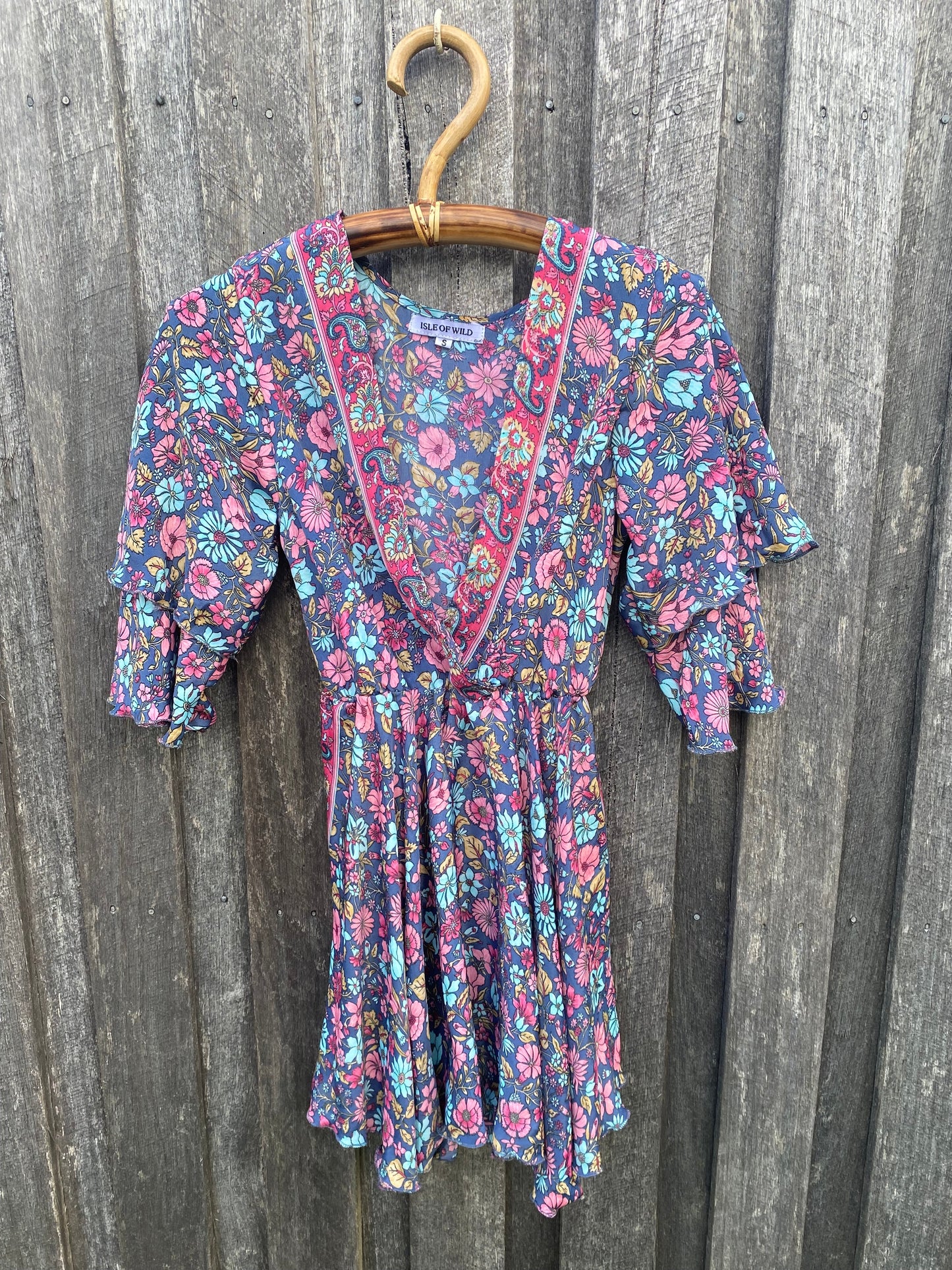 ISLE OF WILD - Lotus top navy