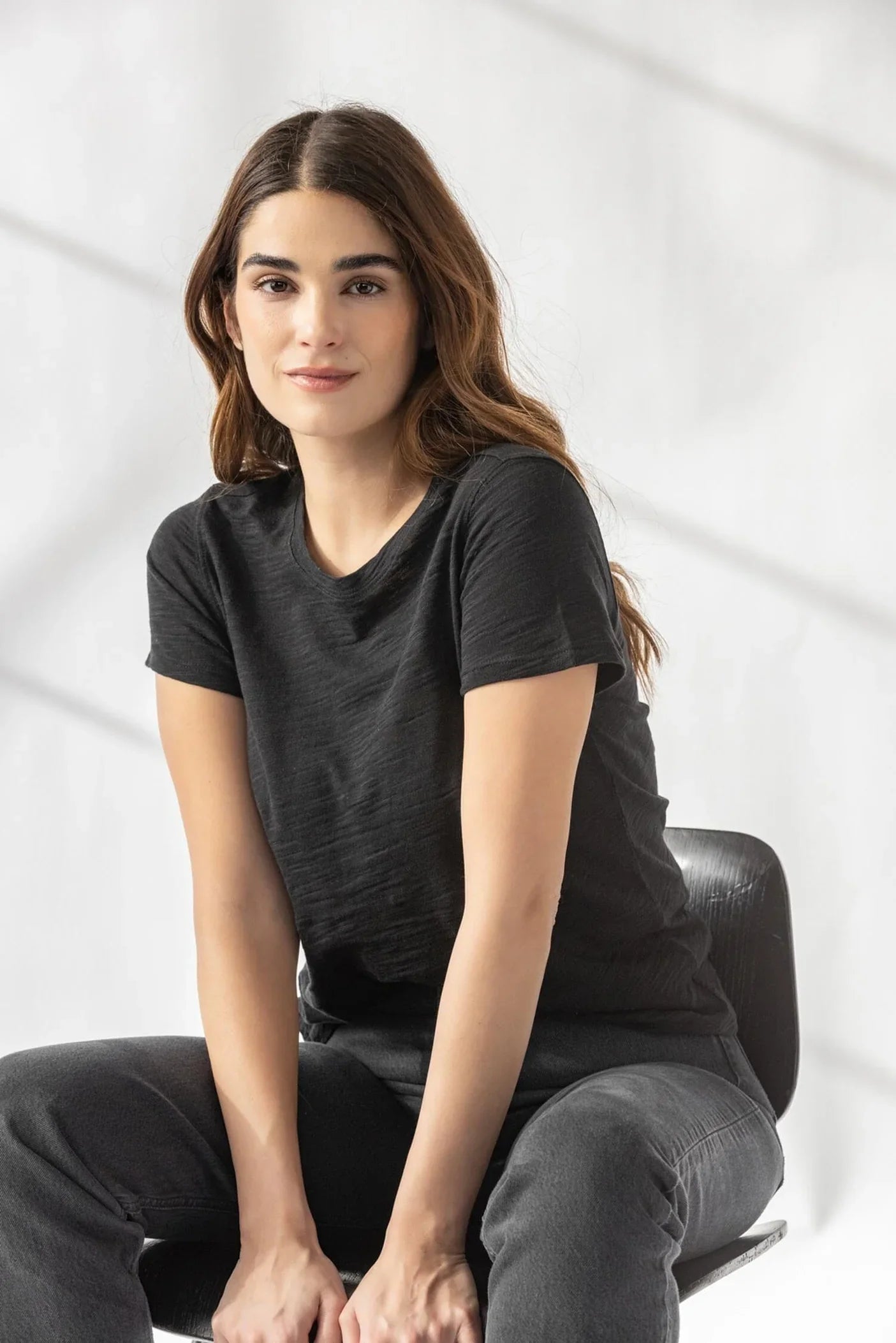 Crew Neck Back Seam Tee in Black