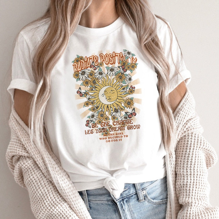 Casual Short Sleeve O Neck Graphic T-shirt - size Small
