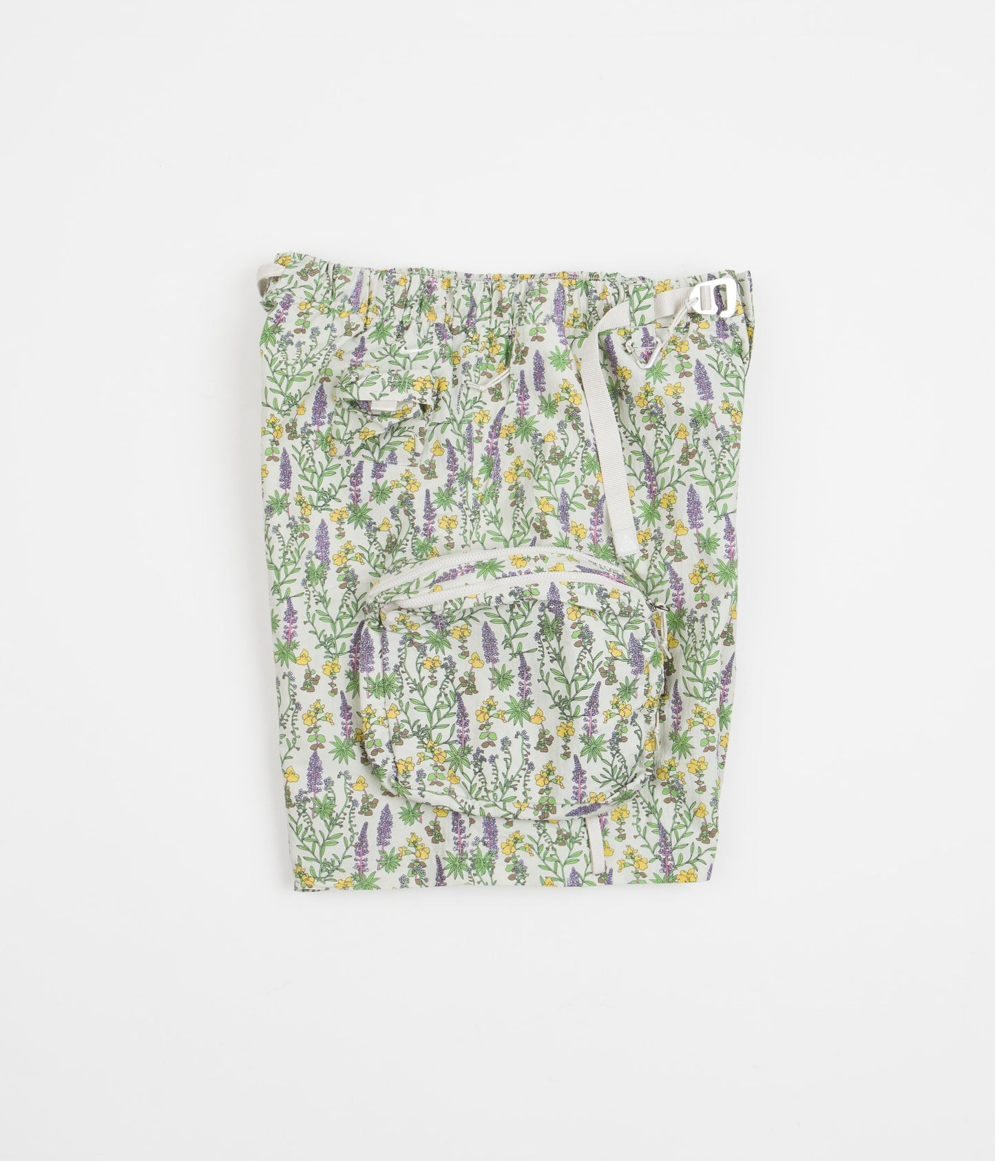Nike ACG Snowgrass Cargo Shorts - Light Bone / Light Iron Ore / Summit White